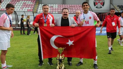 Bergamalı Milli Futbolcu Semih Ayriç Dünya Şampiyonu oldu!