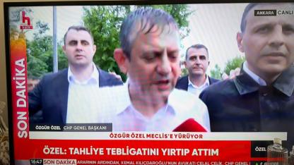 CHP İZMİR İL BAŞKANI GÜÇ’TEN GENEL MERKEZ ÖNÜNDE KRİTİK AÇIKLAMA: "BİRLİKTE BAŞARACAĞIZ"*