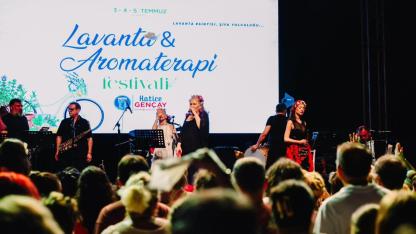 DİDİM LAVANTA & AROMATERAPİ FESTİVALİ, MUHTEŞEM SUZAN KARDEŞ KONSERİYLE BAŞLADI