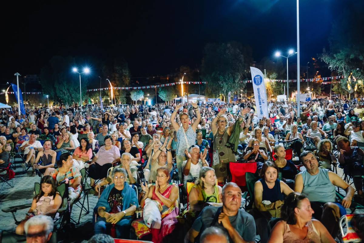 DİDİM LAVANTA & AROMATERAPİ FESTİVALİ, MUHTEŞEM SUZAN KARDEŞ KONSERİYLE BAŞLADI