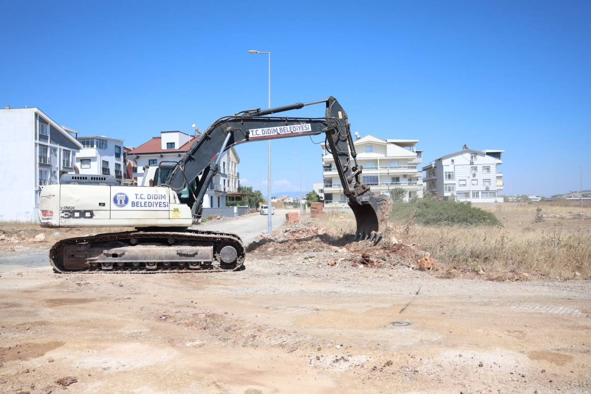 DİDİM BELEDİYESİ’NDEN EFELER MAHALLESİ’NDE ULAŞIMI GÜÇLENDİREN ÇALIŞMA